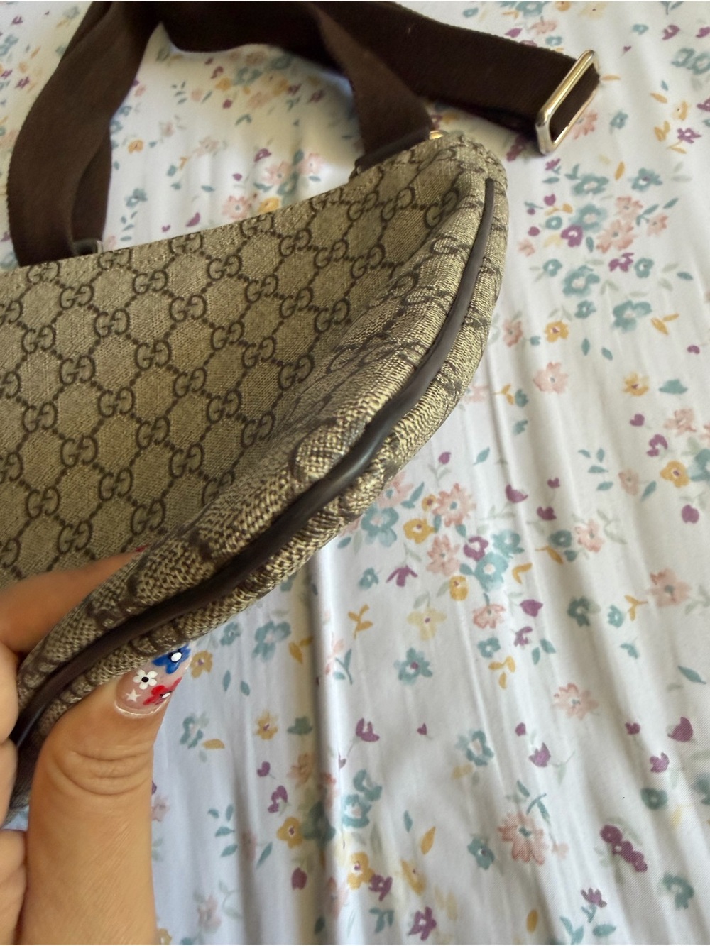 Gucci Beige GG Supreme Canvas Messenger Bag with Brown Strap - Picture 3 of 10